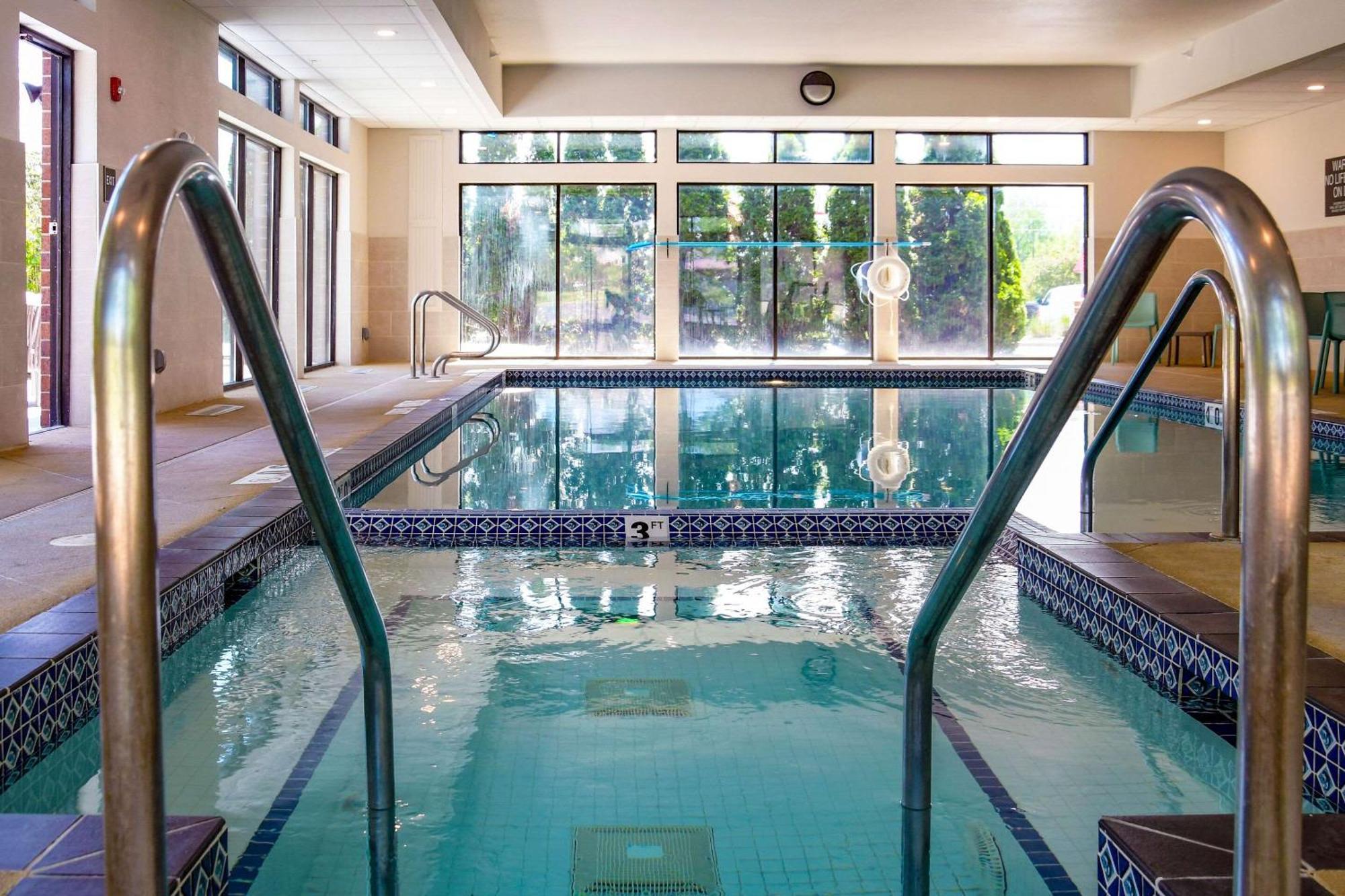 Comfort Inn & Suites Nw Milwaukee Germantown Eksteriør bilde